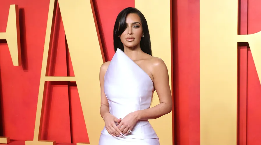 Kim Kardashian Height: Discover Her Exact Height in Feet!