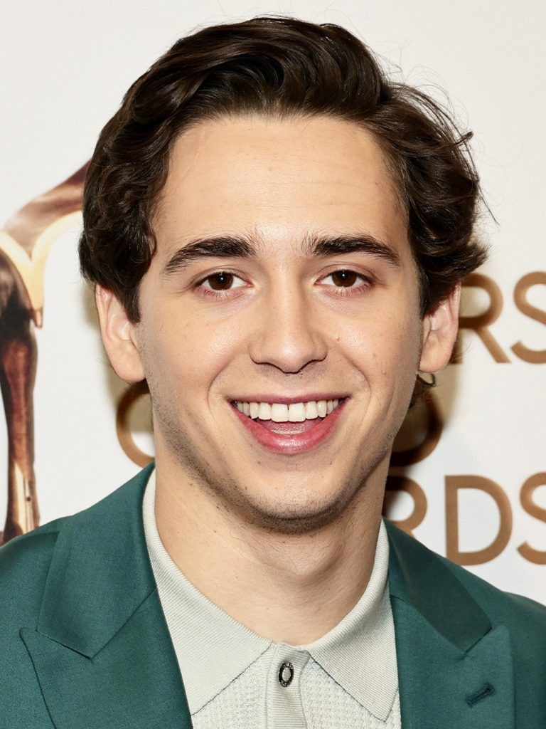 Marcello Hernandez Height: Everything You Need to Know - iEnglish Status