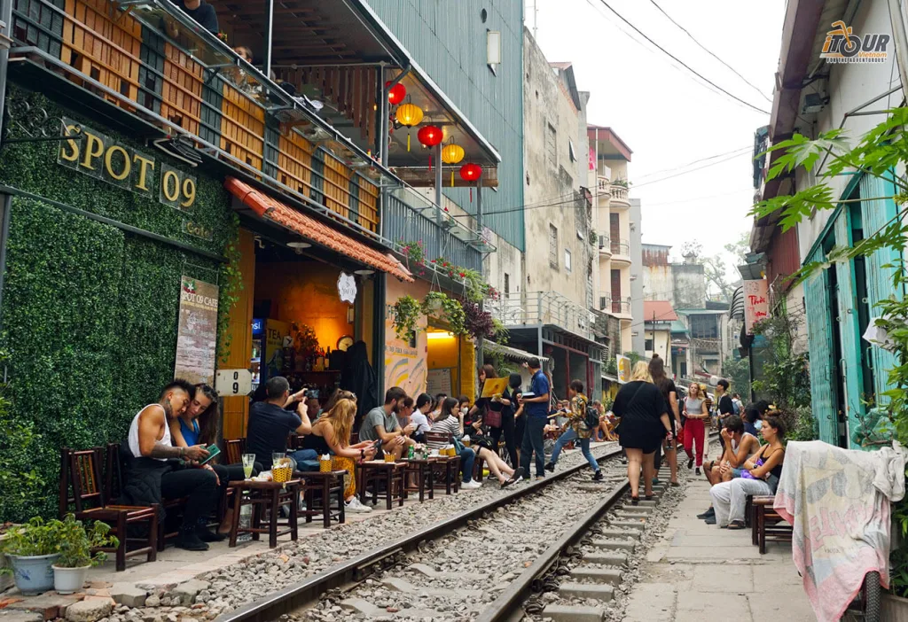 Hanoi Guide 2025: What to Eat, See & Explore