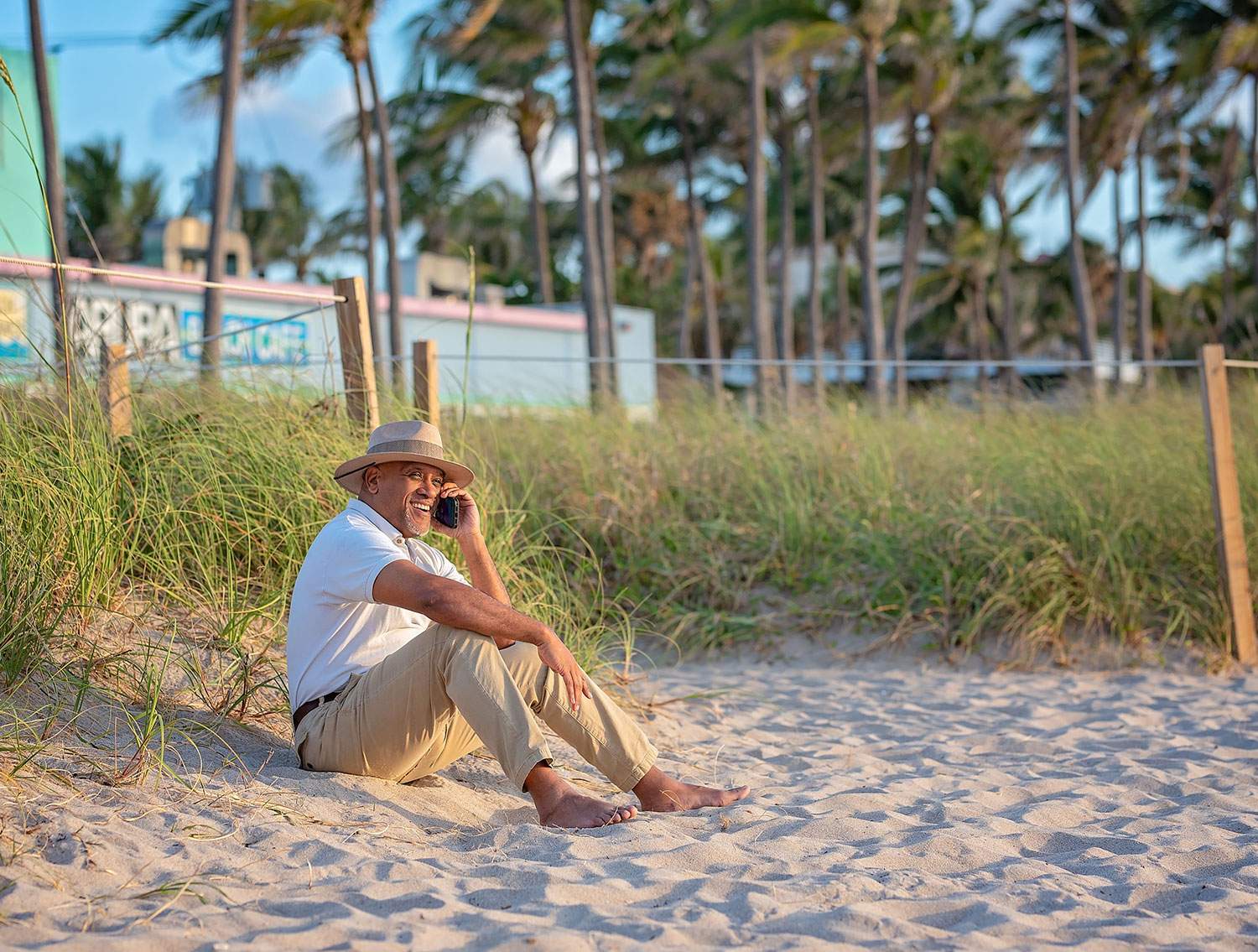 How Do Travel Agents Make Money Without Fees?