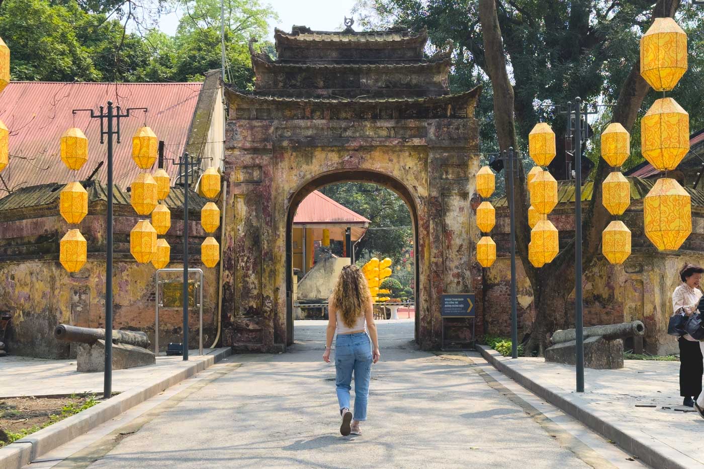 How to Travel for Free: 10 Proven Ways That Work