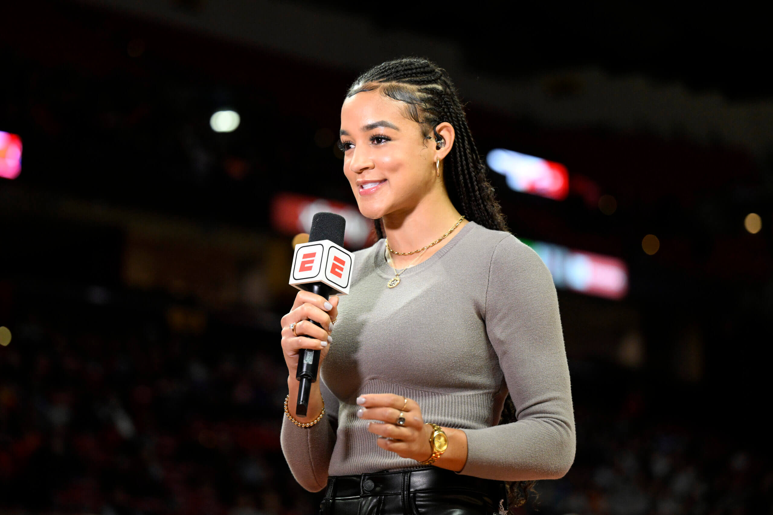 How Andraya Carter Became a Sports Media Star